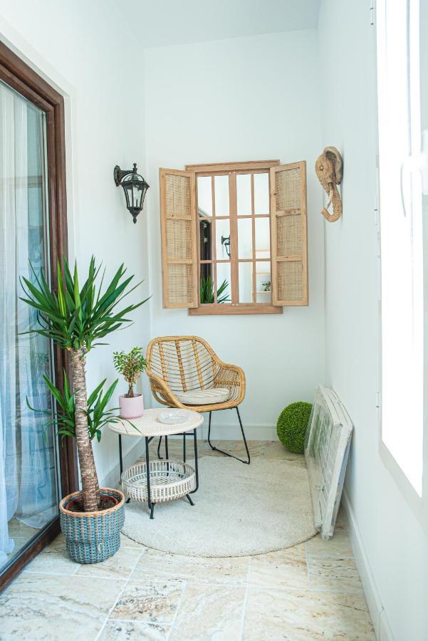 Laura Apartment Puerto Valencia Luaran gambar