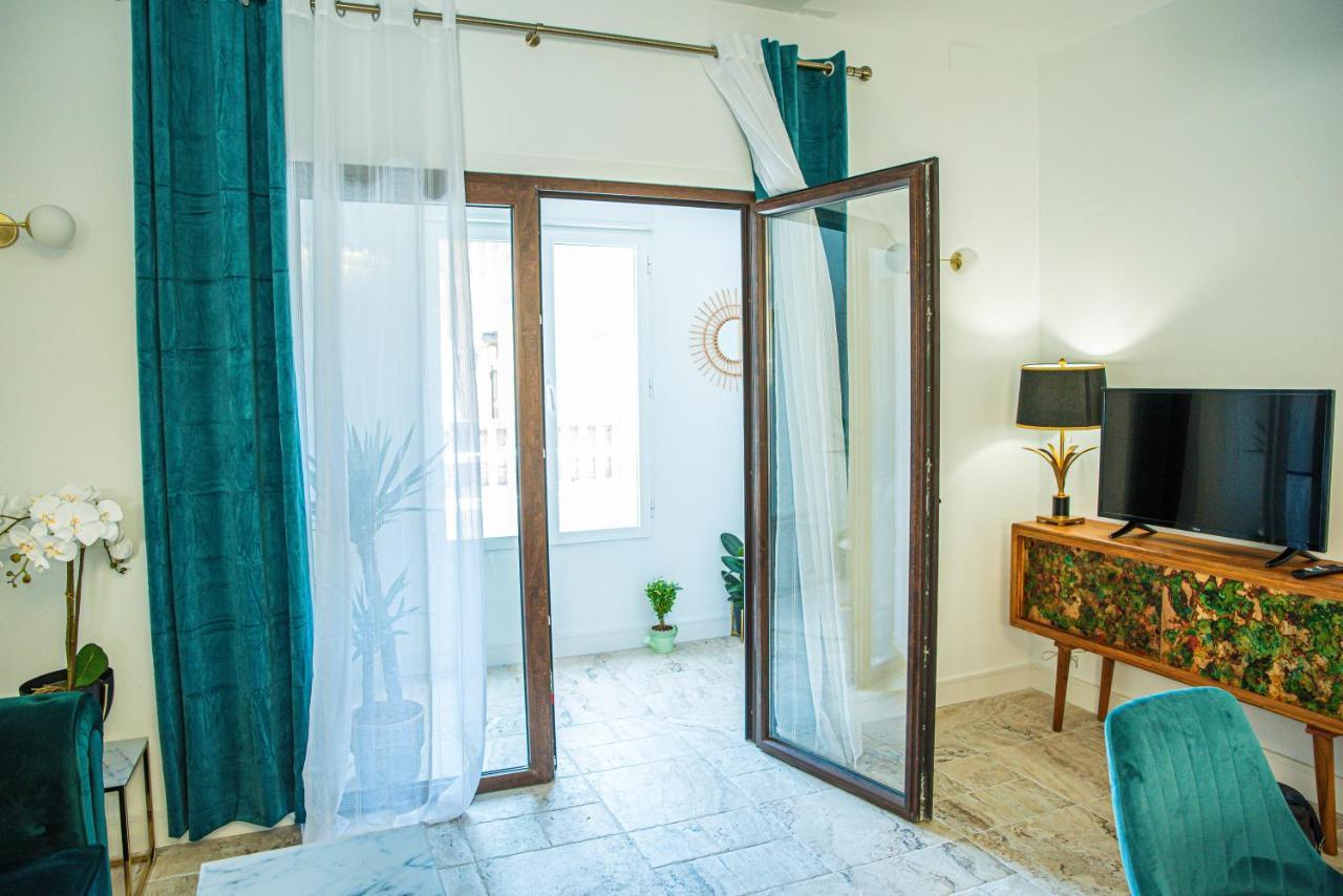 Laura Apartment Puerto Valencia Luaran gambar